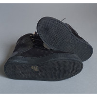 Jean Paul Gaultier Sneakers aus Wildleder in Schwarz