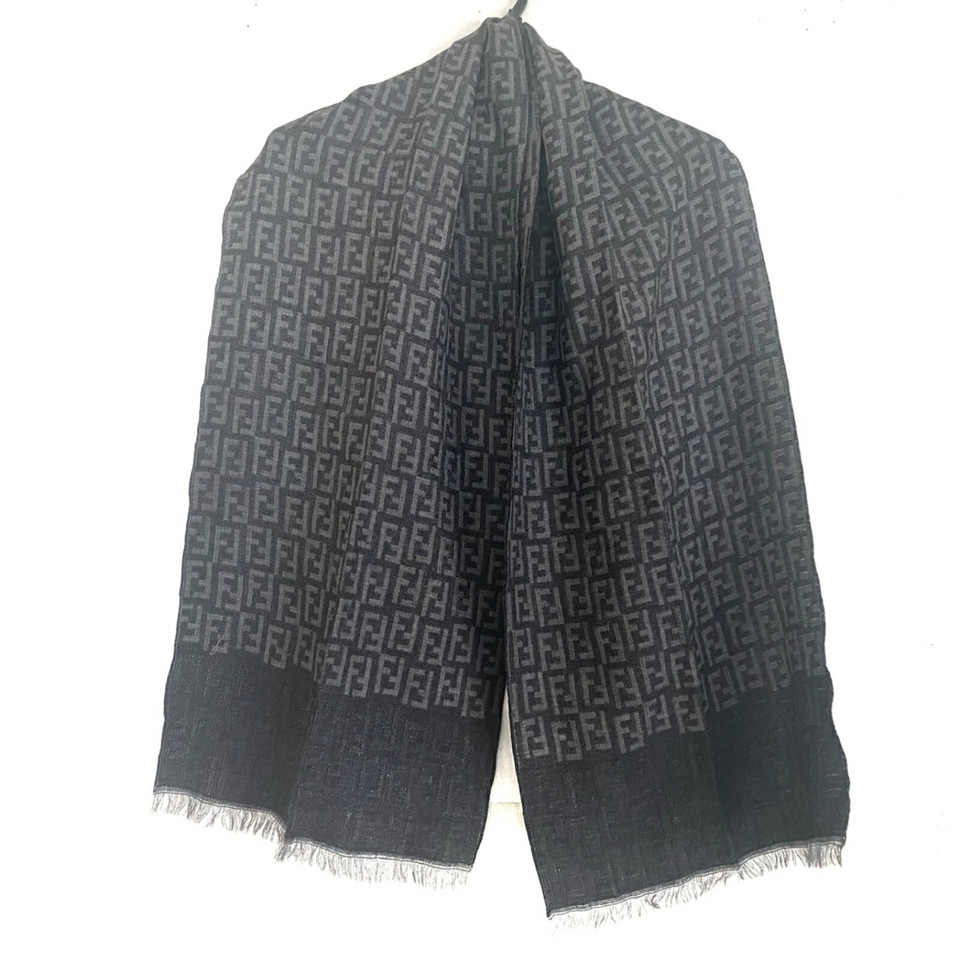 Fendi Schal/Tuch aus Wolle in Grau