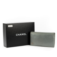 Chanel Täschchen/Portemonnaie aus Leder in Silbern