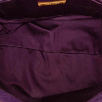 Miu Miu Umhängetasche aus Leder in Violett