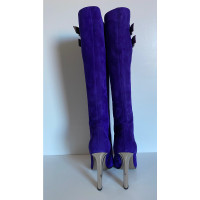 Versace Stiefel aus Wildleder in Violett