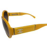 Chanel occhiali da sole giallo