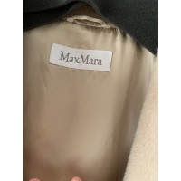Max Mara Jacke/Mantel aus Wolle in Creme
