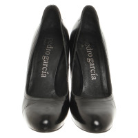 Pedro Garcia Pumps/Peeptoes Leather in Black