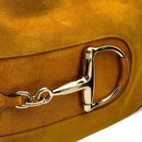 Gucci Handtasche aus Wildleder in Gelb