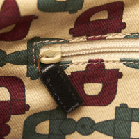 Gucci Umhängetasche aus Leder in Schwarz