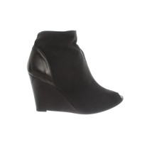 Stuart Weitzman Wedges in Schwarz