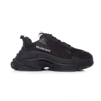 Balenciaga Sneakers aus Leder in Schwarz