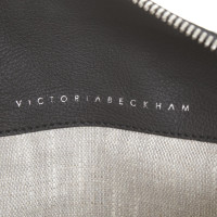 Victoria Beckham clutch con motivo
