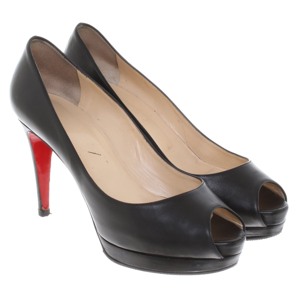 Christian Louboutin Peeptoes in Schwarz