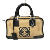 Loewe Amazona aus Wildleder in Beige