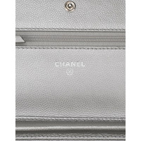 Chanel Boy Wallet on Chain aus Leder in Silbern