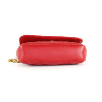 Versace Handtasche aus Leder in Rot