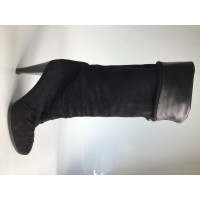 Louis Vuitton Boots Suede in Black
