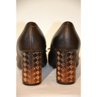 Bottega Veneta Pumps/Peeptoes Leer in Bruin