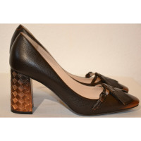 Bottega Veneta Pumps/Peeptoes aus Leder in Braun