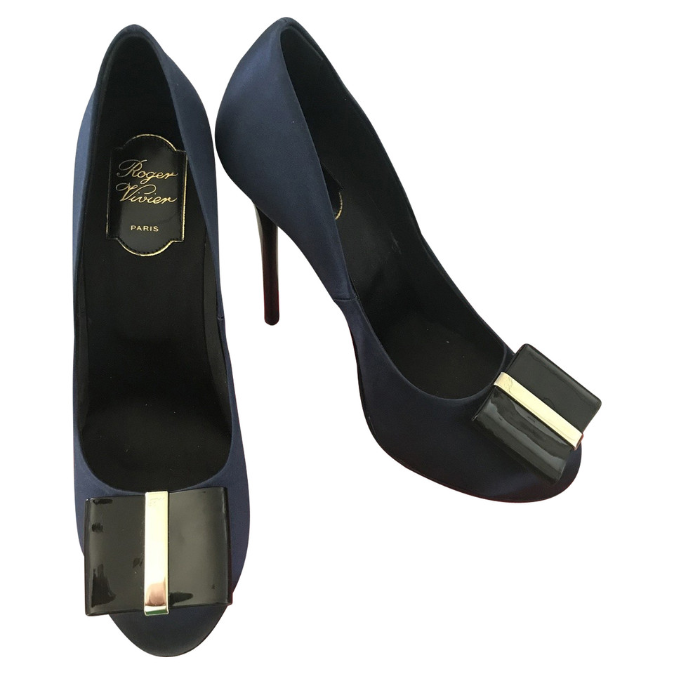 Roger Vivier "Tuxedo" pumps in blu