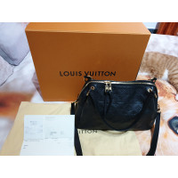 Louis Vuitton Ponthieu aus Leder in Schwarz