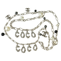 Chanel Collana di perle con lettere COCO