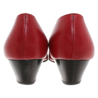 Salvatore Ferragamo Pumps/Peeptoes Leather in Red