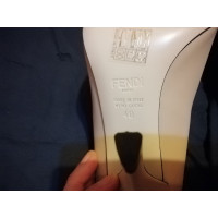 Fendi Pumps/Peeptoes Leather in Cream
