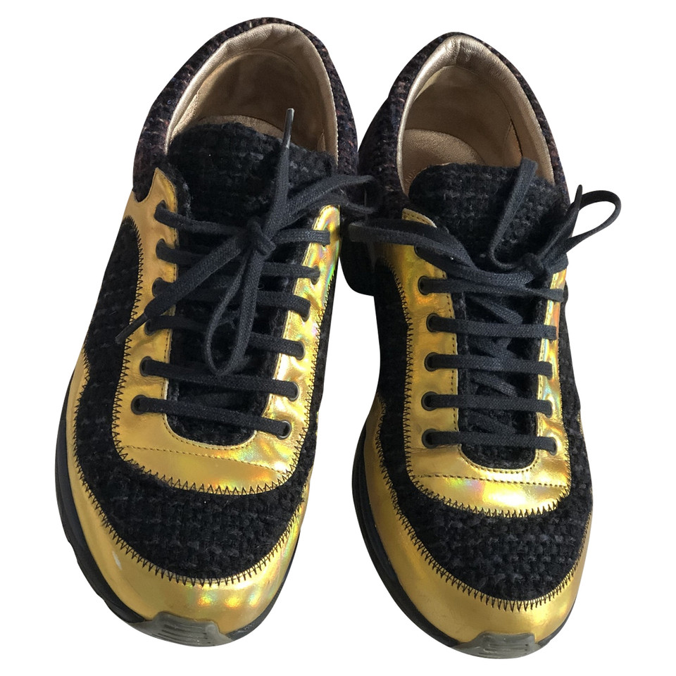 Chanel Sneakers aus Baumwolle in Gold