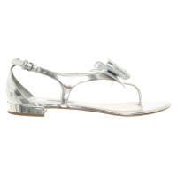 Miu Miu Sandalen aus Lackleder in Silbern