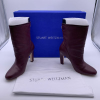 Stuart Weitzman Stiefel aus Leder in Rot