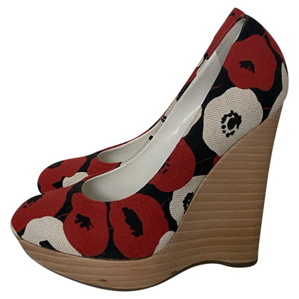 Yves Saint Laurent Wedges aus Canvas in Rot