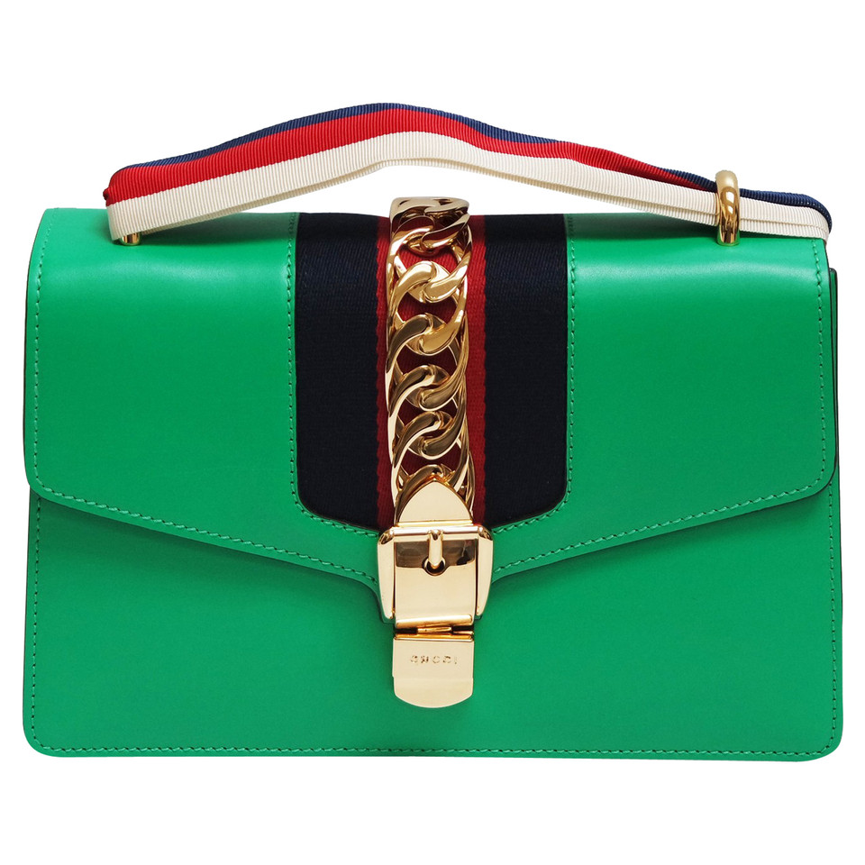 Gucci Sylvie Bag Small aus Leder in Grün