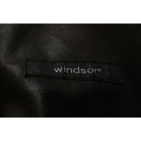 Windsor Jacke/Mantel aus Pelz in Braun