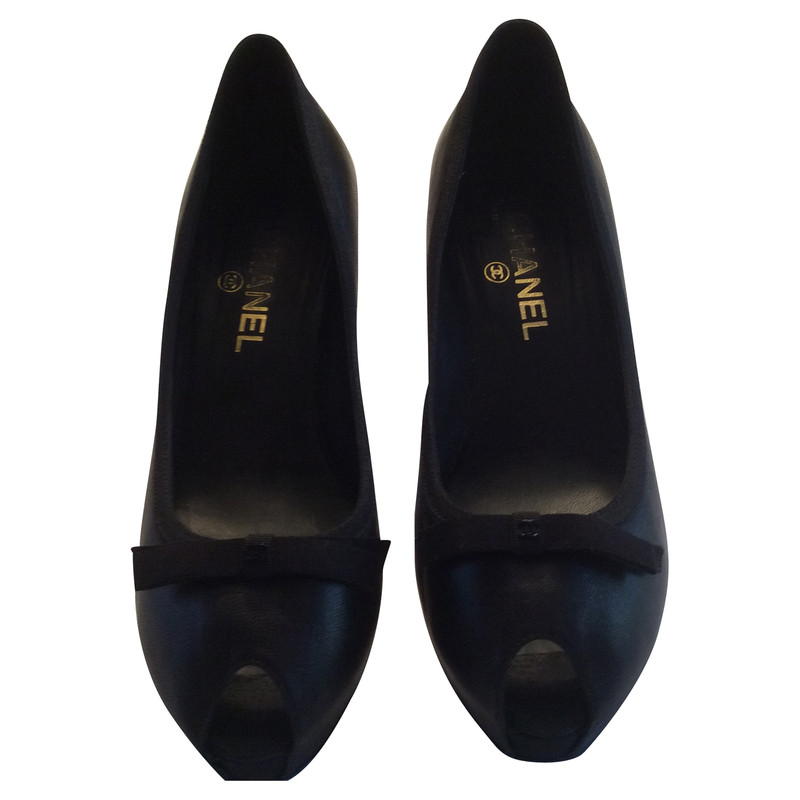 Chanel Peep-toes in black