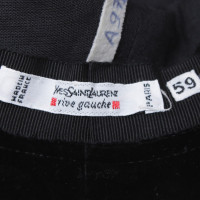 Yves Saint Laurent chapeau de velours en noir