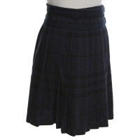 Burberry Pleated skirt in dark blue