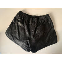 Zadig & Voltaire Shorts aus Leder in Schwarz