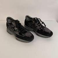 Hogan Sneakers aus Wildleder in Schwarz