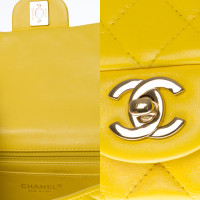 Chanel Timeless Mini Rectangle aus Leder in Gelb