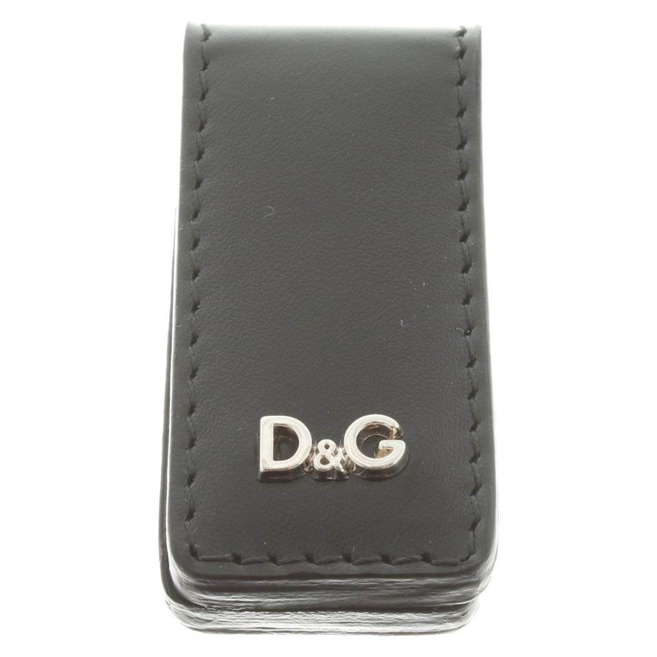 Dolce & Gabbana Letter clamp in black