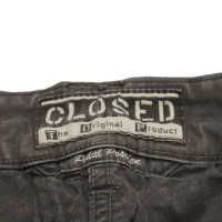 Closed Trousers in Khaki