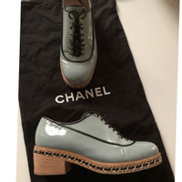 Chanel Wedges aus Lackleder