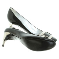 Roger Vivier Pumps/Peeptoes Lakleer in Zwart