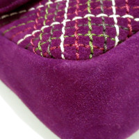 Chanel Classic Flap Bag aus Wildleder in Violett