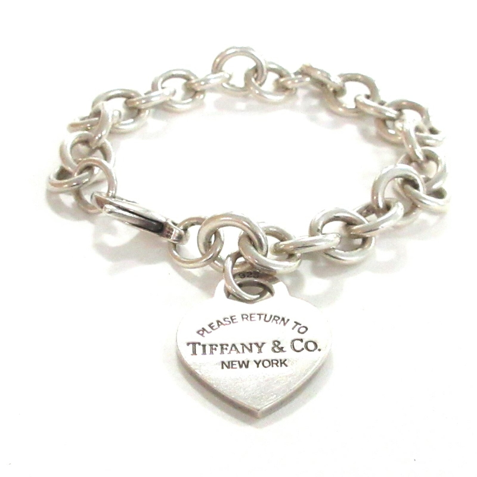 Tiffany & Co. Armband mit Herzanhänger und Knebelverschluss Silver in  Silvery - Second Hand Tiffany & Co. Armband mit Herzanhänger und  Knebelverschluss Silver in Silvery gebraucht kaufen für 299€ (6532657)