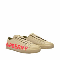 Burberry Sneakers aus Canvas in Weiß