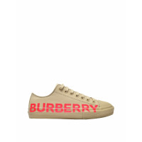 Burberry Sneakers aus Canvas in Weiß