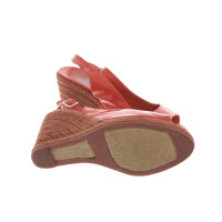 Castañer Chaussures compensées en Cuir verni en Rouge