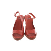 Castañer Chaussures compensées en Cuir verni en Rouge