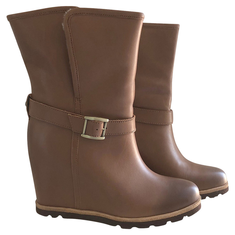 Ugg Australia Ankle boots Leather in Brown