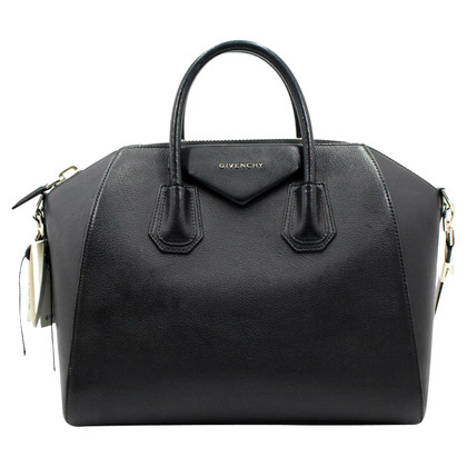 Givenchy Antigona Leather in Black