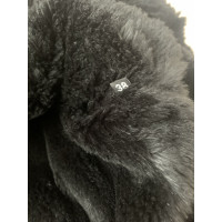 Yves Salomon Jacket/Coat Fur in Black